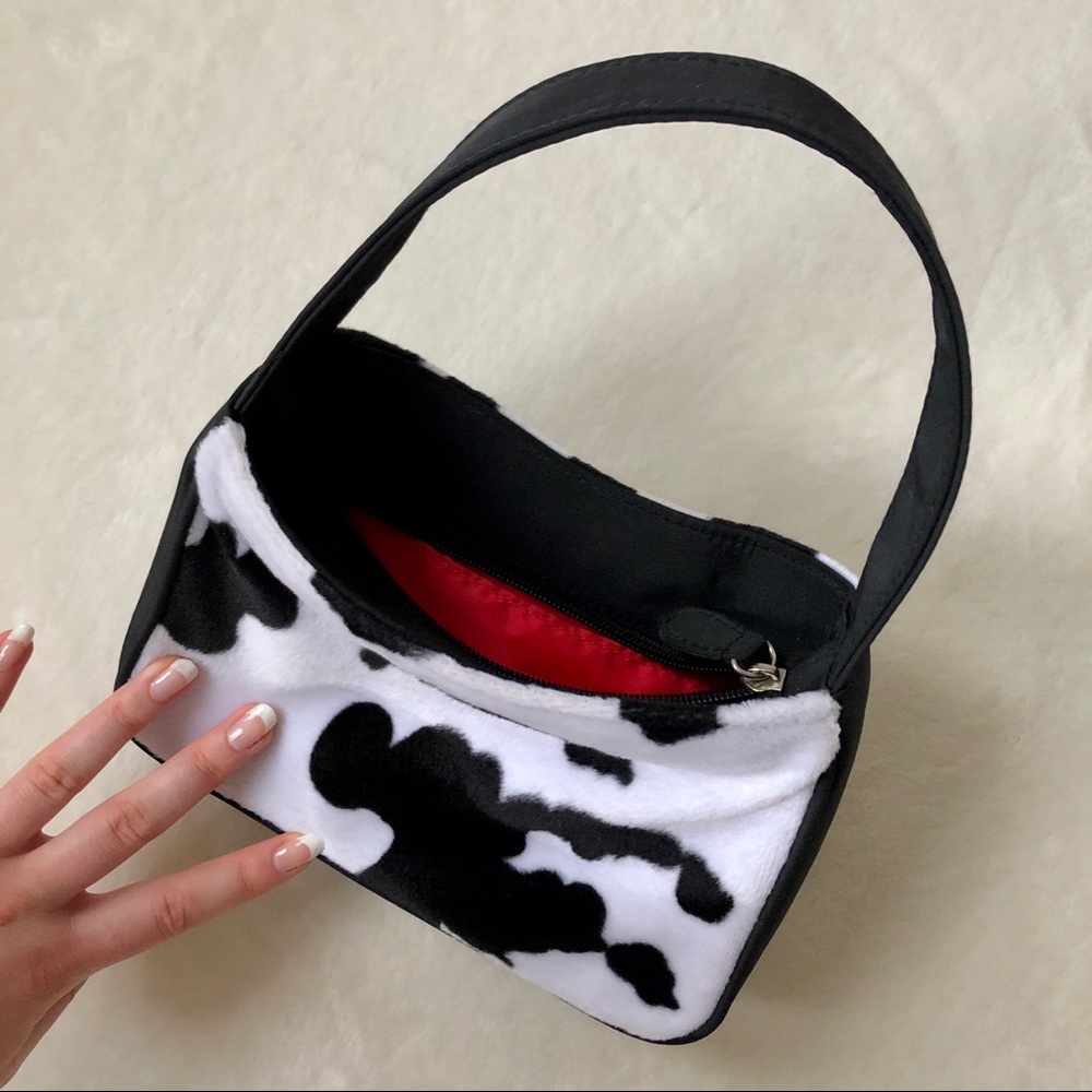 SOLD ON DEPOP! cow print 90s-y2k baguette bag - Picture 3 of 3